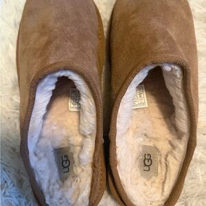 UGG chestnut classic slip on slipper- BIG KID size 6